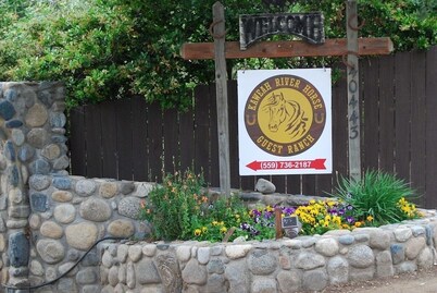 Cottage on 3 acre Riverfront Private Estate with  Hot Tub