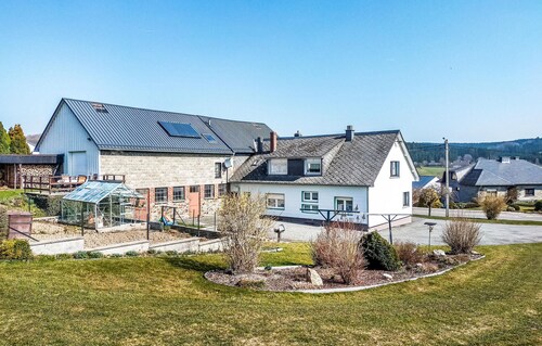 2 bedroom awesome home in Burg-Reuland