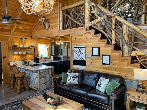 Wildlife Cabin - By Magic Springs, Off-Road Park