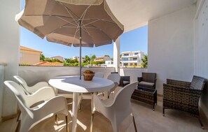 Outdoor dining - Cozy apartment in Barbat na Rabu (Barbat na Rabu)