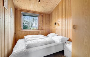 3 bedrooms, free WiFi - Awesome home in Væggerløse with kitchen (Væggerløse)