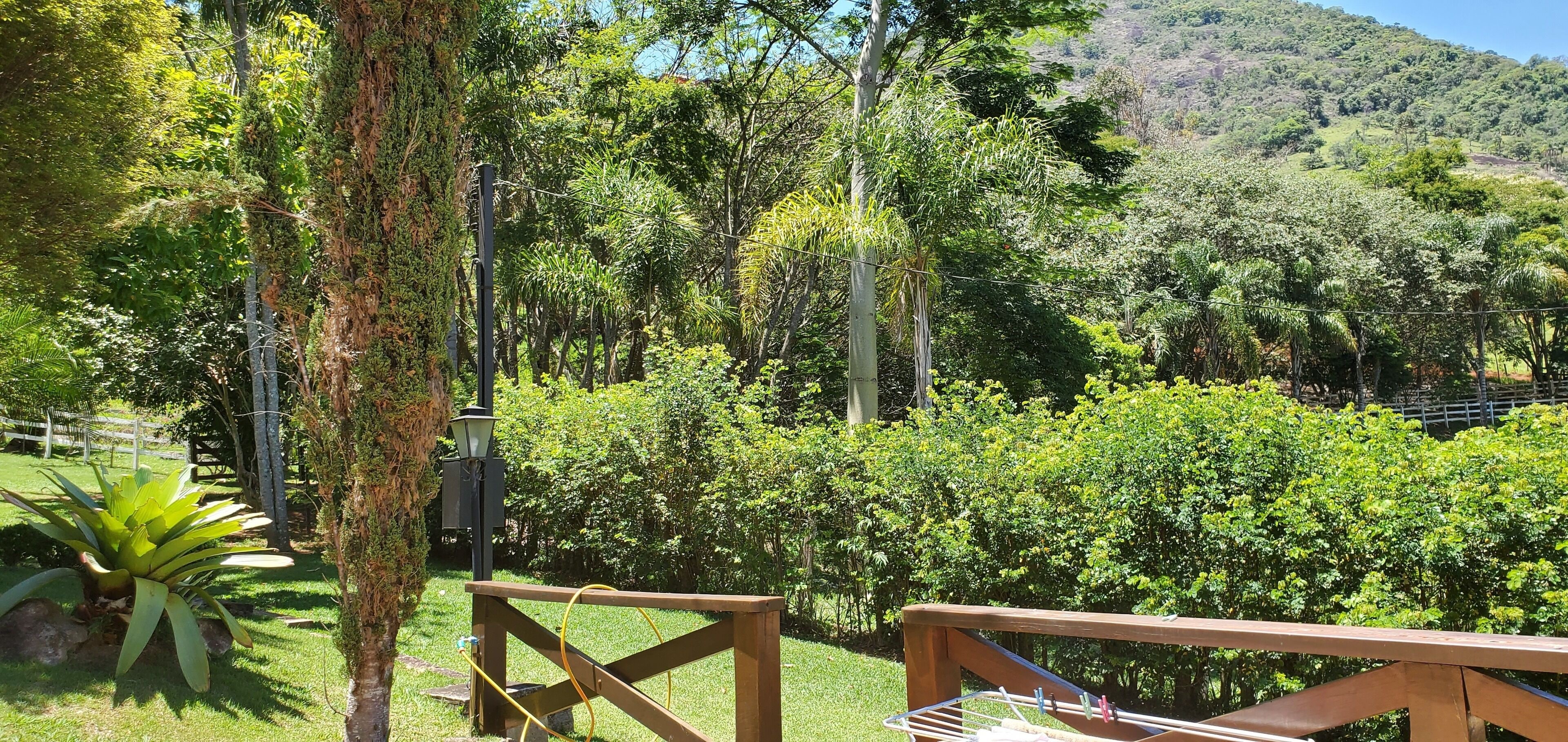 Casa no campo com cachoeira privativa - 10 pessoas