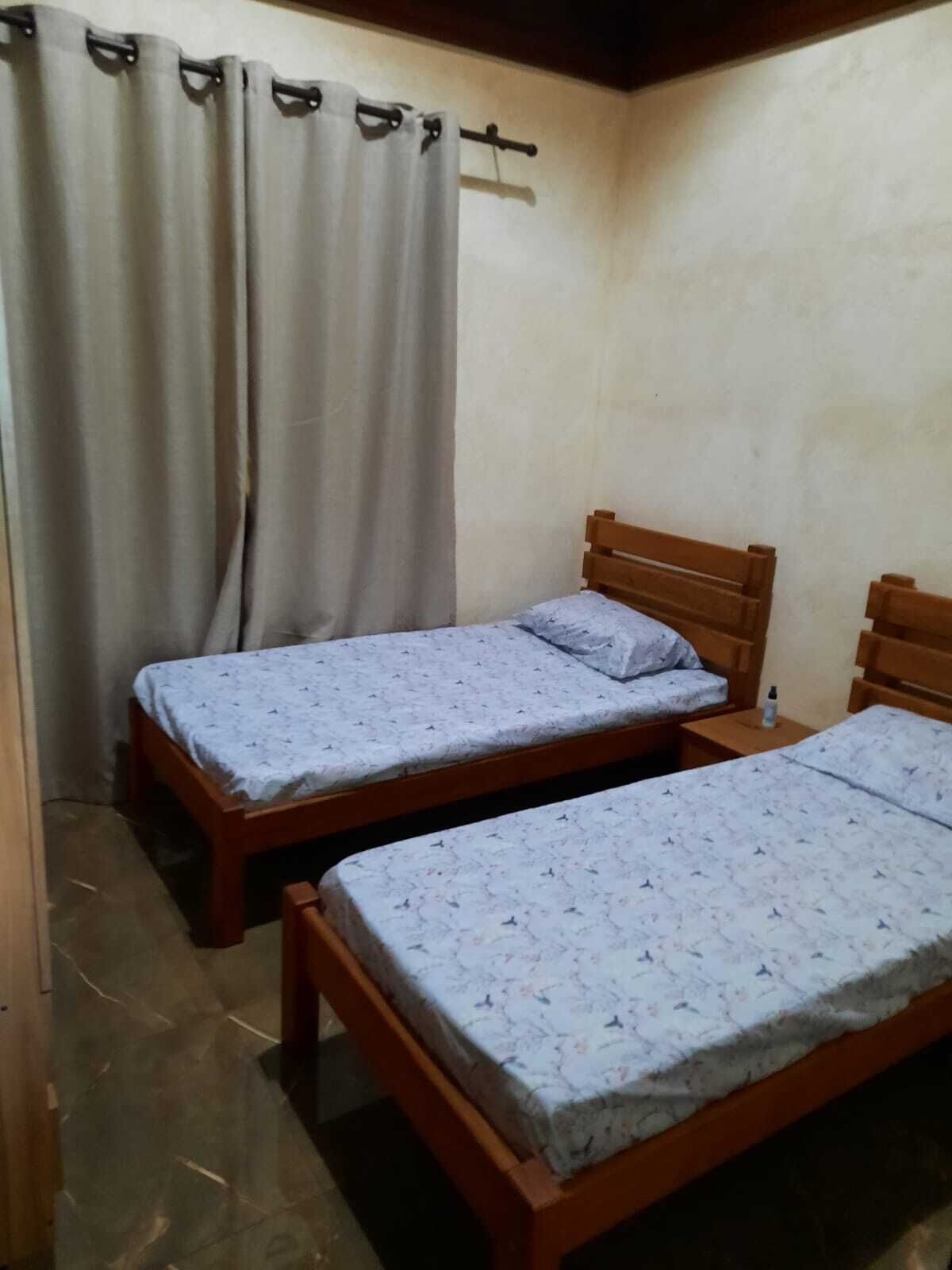 Casa no campo com cachoeira privativa - 10 pessoas