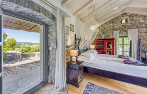 3 bedrooms, free WiFi, bed sheets - Lovely home in Malinska with WiFi (Malinska)