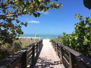 Beach nearby - Amazing Sunsets, 3 minutes from the beach (Naples)