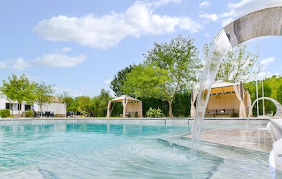 Stunning home in El Coronil with swimming pool