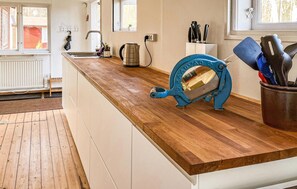 Interior - Beautiful home in Löderup with kitchen (Löderup)