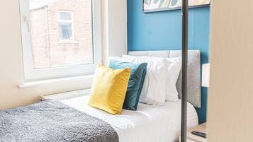 3 bedrooms, desk, iron/ironing board, free WiFi