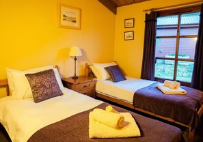 2 chambres, fer et planche à repasser, lit parapluie, Wi-Fi gratuit