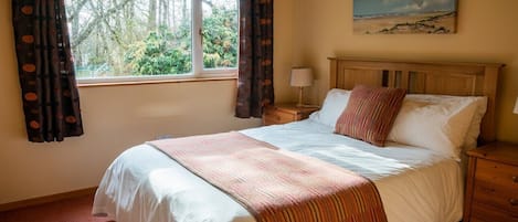 3 chambres, fer et planche à repasser, lit parapluie, Wi-Fi gratuit