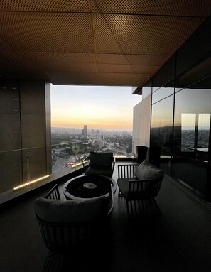 Terrace/patio - Upgraded room . Adamant tower ac&better than Hotel (Tijuana)