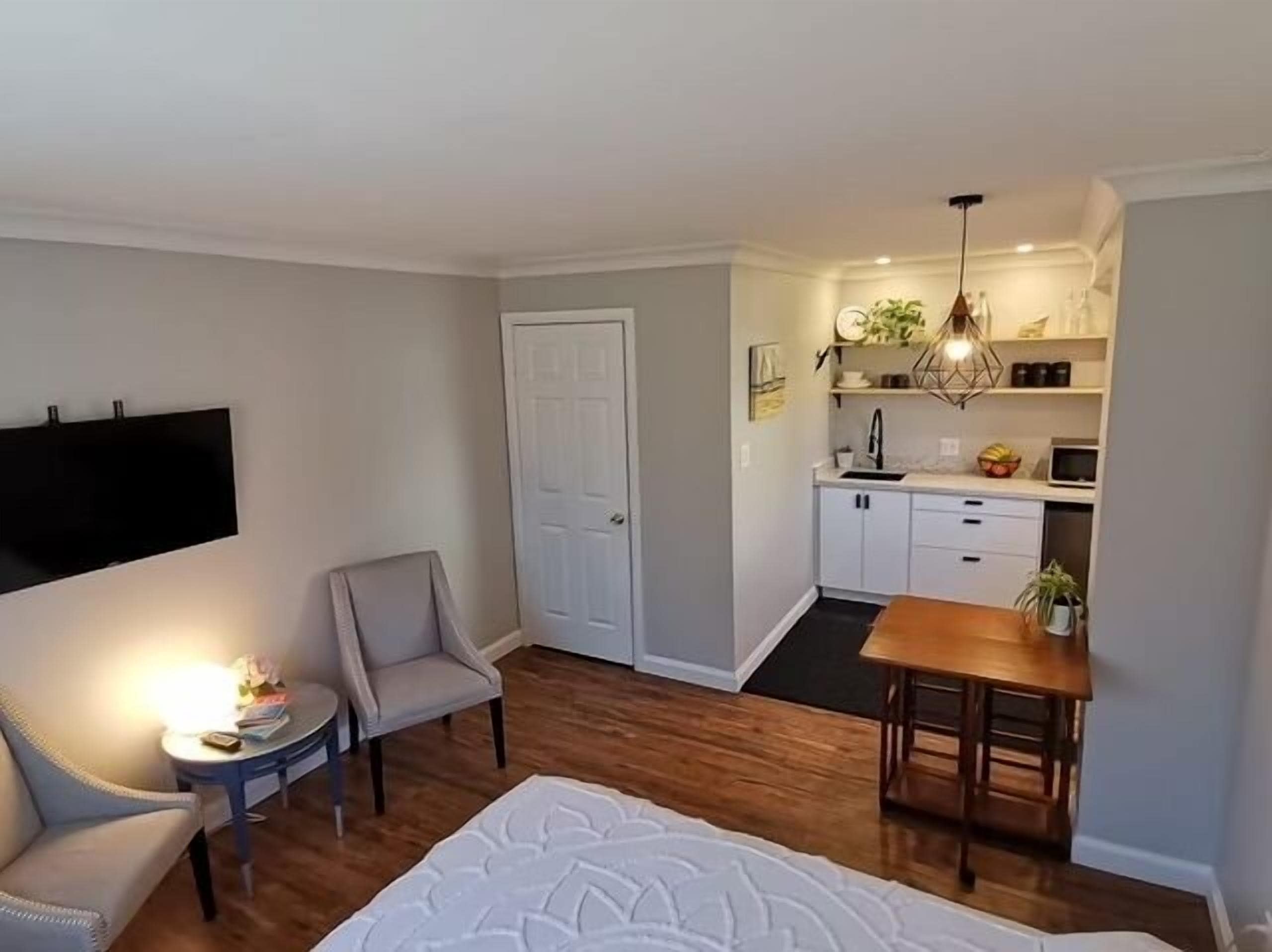 1 bedroom, travel crib, free WiFi, bed sheets