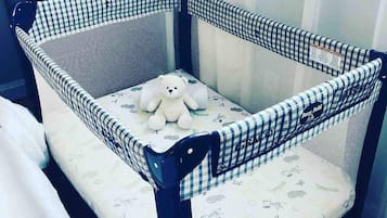 1 bedroom, travel cot, free WiFi, bed sheets