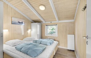 4 bedrooms, travel cot, free WiFi