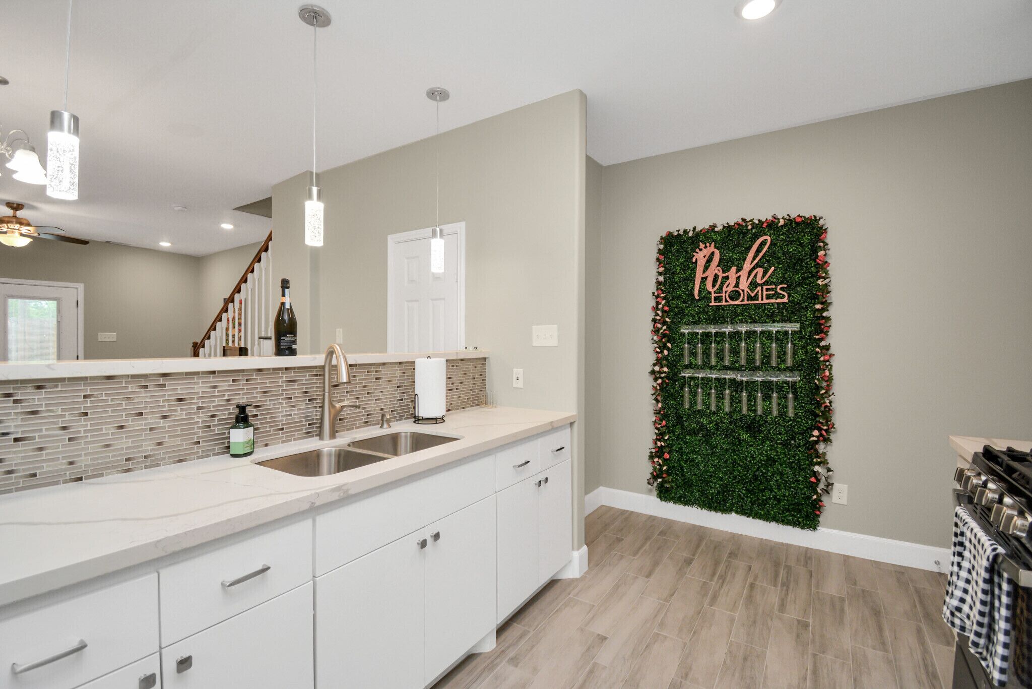 Posh new modern home near your favorite Houston attractions!