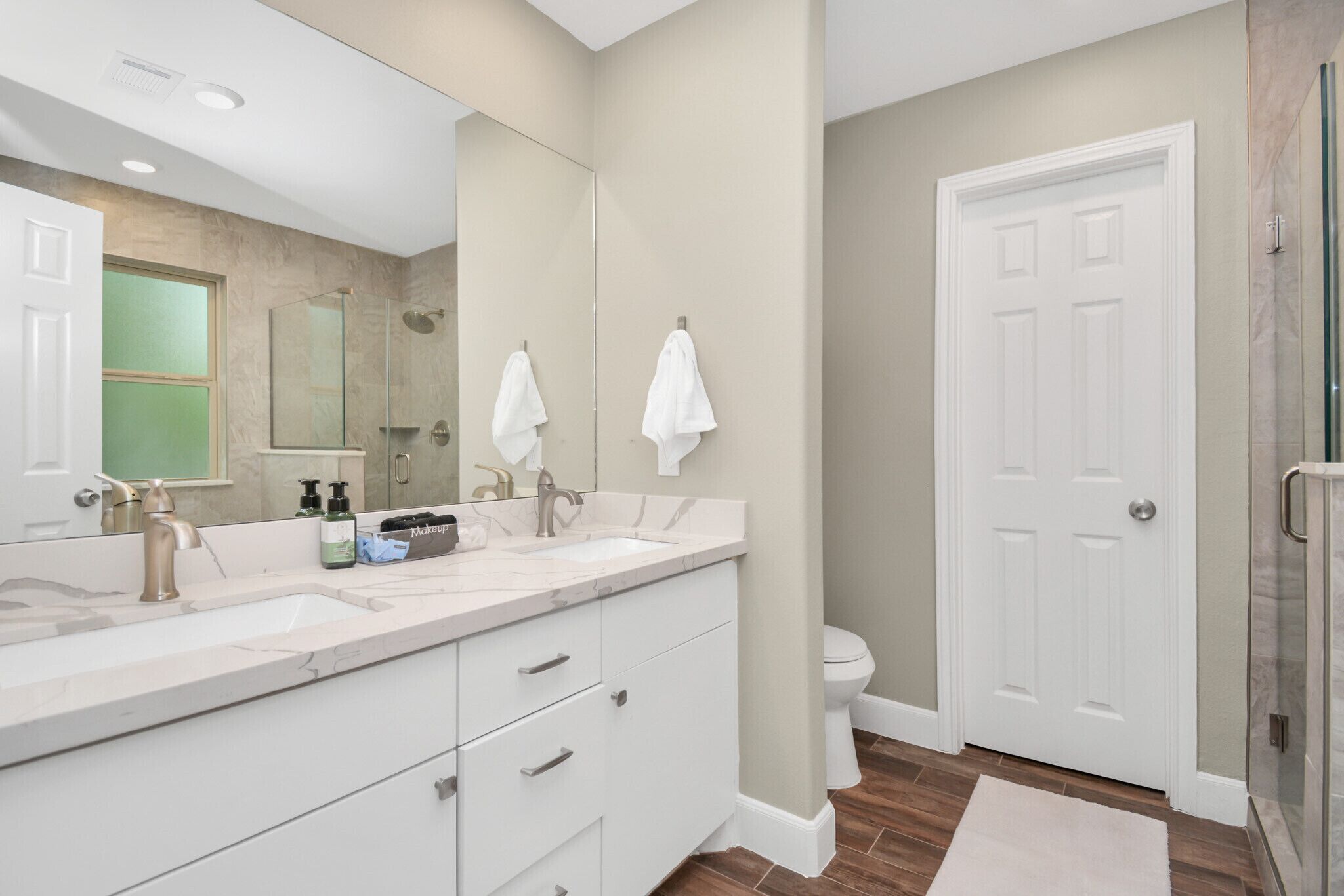 Posh new modern home near your favorite Houston attractions!