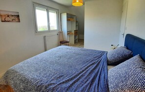 4 Schlafzimmer, Reisekinderbett, kostenloses WLAN, Bettwäsche