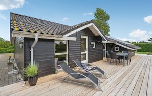 Outdoor dining - Beautiful home in Sydals with WiFi (Sydals)