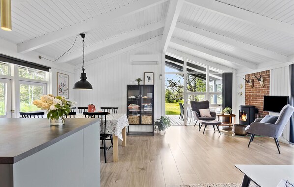 Dining - Awesome home in Strandby with WiFi (Strandby)