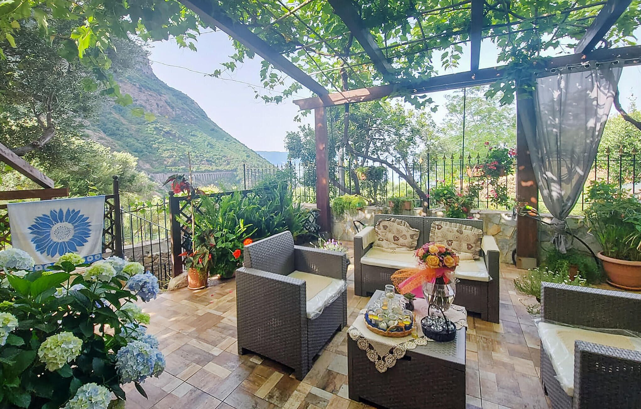 Charming aesthetically beautiful cottage with sea view and cozy terrace.