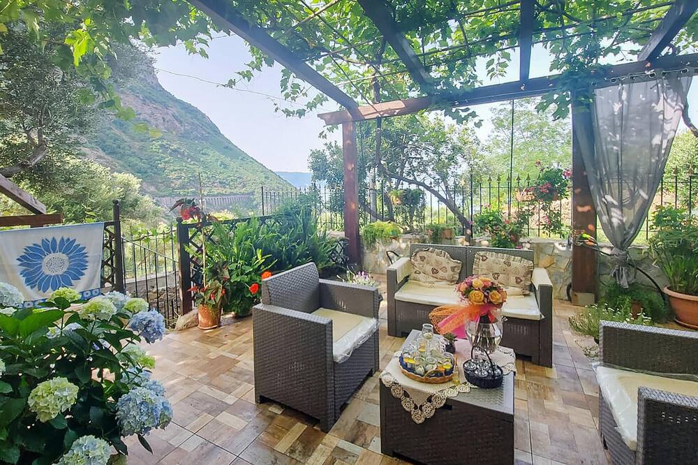 Charming aesthetically beautiful cottage with sea view and cozy terrace.