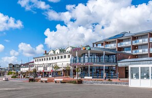 المنشأة من  الخارج