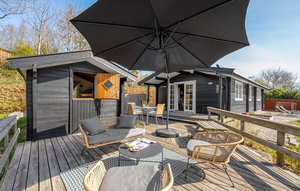 Outdoor dining - Nice home in Knebel with kitchen (Knebel)