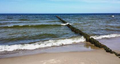 2 bedroom beach front home in Sianozety