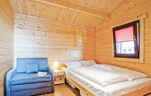 2 makuuhuonetta, vauvan matkasänky