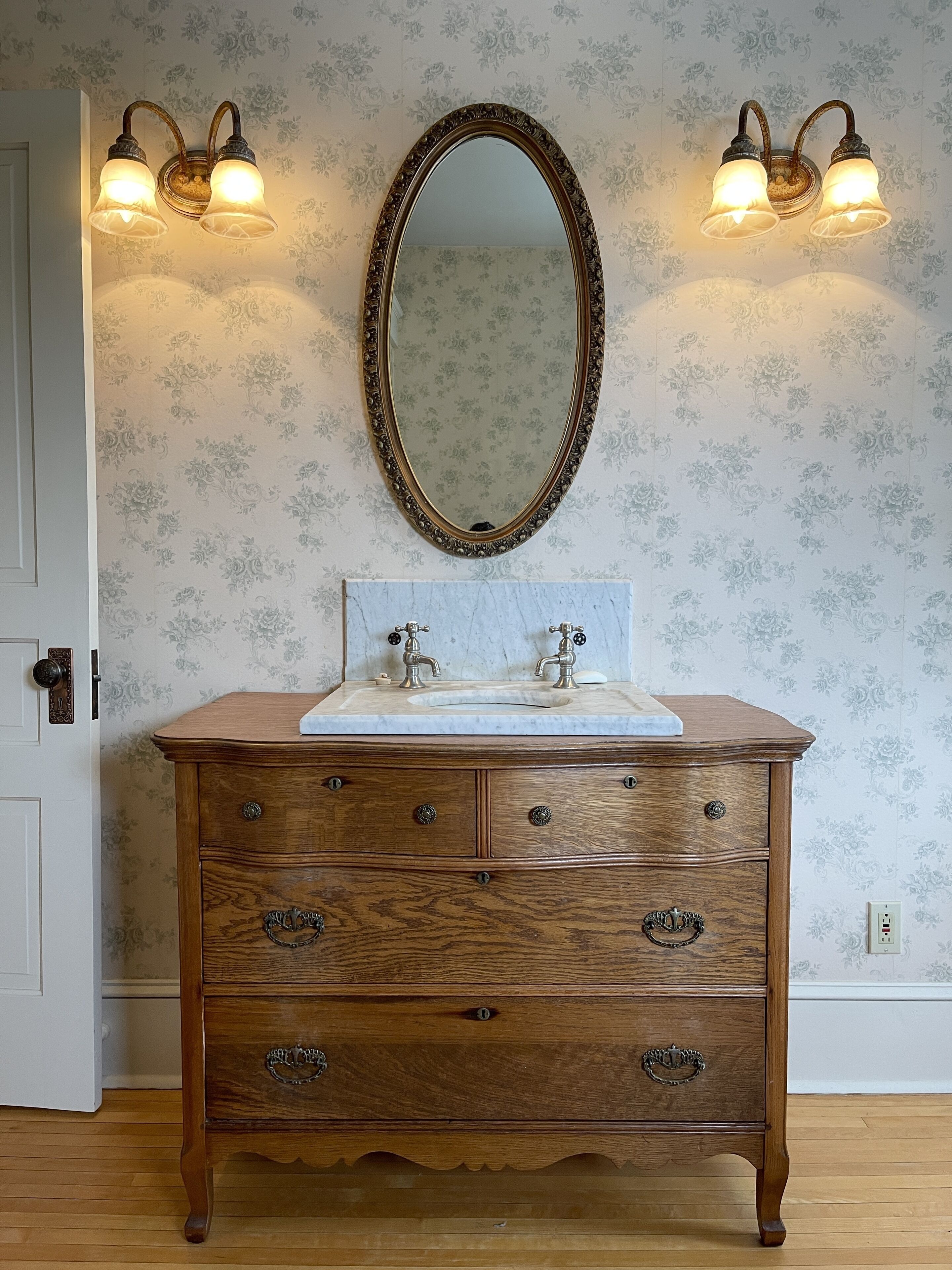 1905 Victorian Farmhouse close to Lake Geneva.