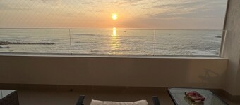 Spectacular apartment in front of Playa El Lucho 🌴🏖