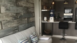 Uklassifisert bilde, 4 av 6, knapp