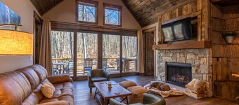 Stillness Springs at Eagles Nest - Pet Friendly, Two master suites, firepit, hot tub, creek, 1 acre!