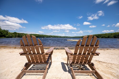 Rocky Forest Cabin: Wood-Fired Hot Tub, State Park, Big Bass Lake, Pet Friendly