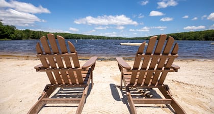 Rocky Forest Cabin: Wood-Fired Hot Tub, State Park, Big Bass Lake, Pet Friendly
