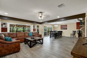 Interior - Riverfront property located directly on the Guadalupe River  (New Braunfels)