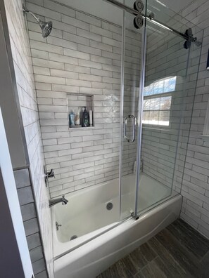Combined shower/bathtub, hair dryer, towels, soap - Water View Beach House just steps to Private Sandy Beach! (Southold)