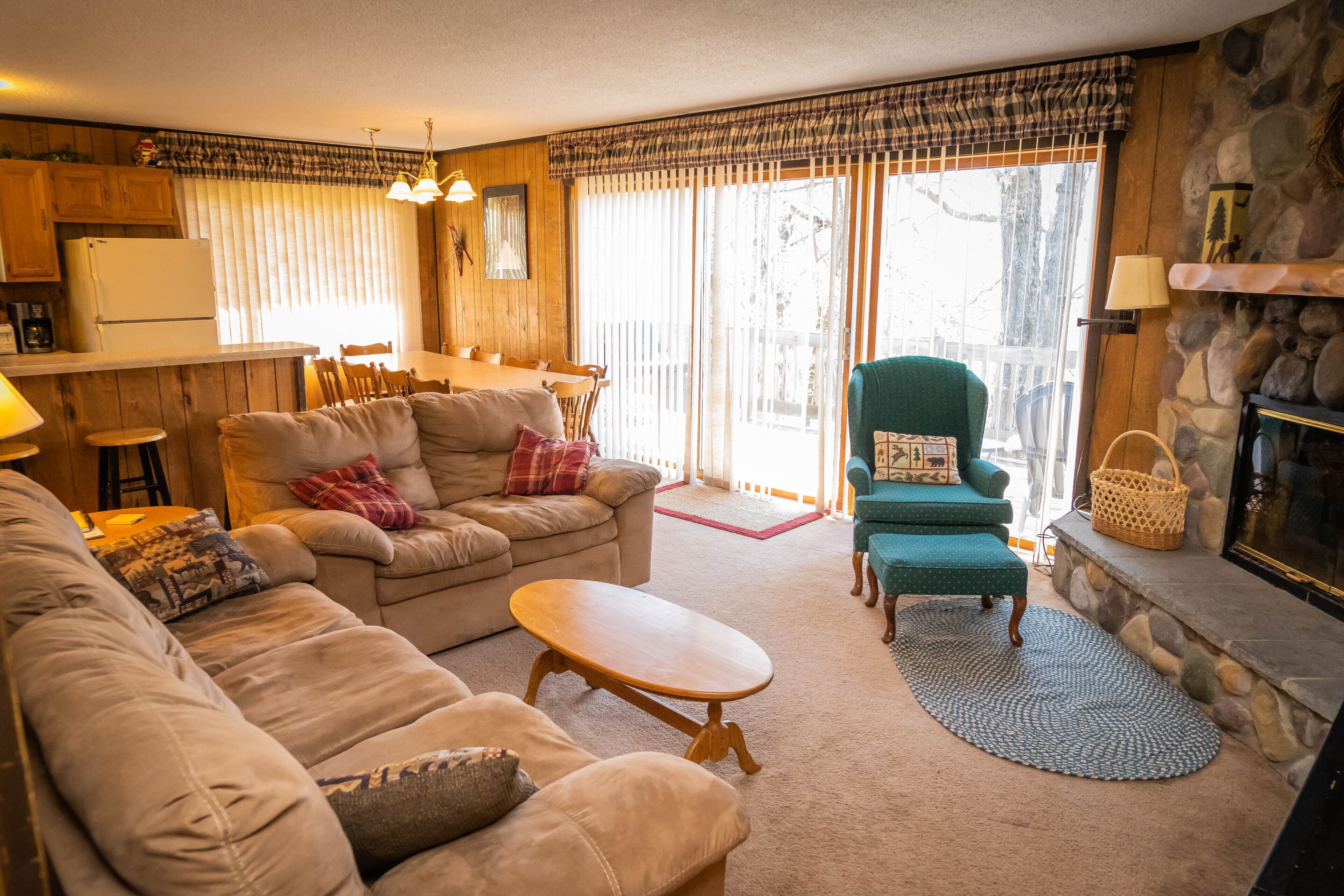 Spacious northwoods getaway in the Powderhorn Mountain village minutes ski hills