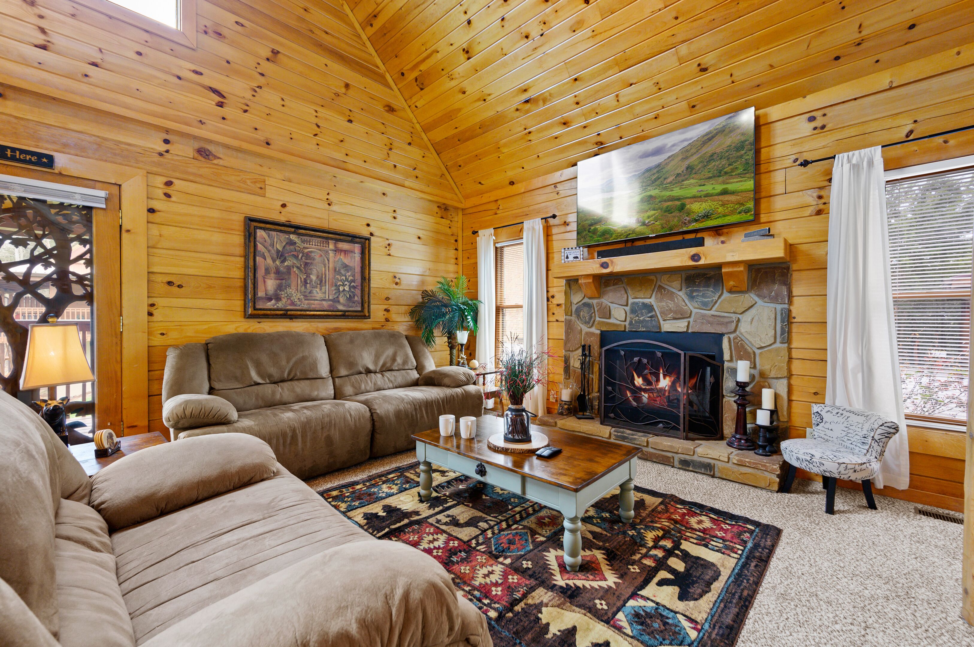 🌟 NEW 🚤 Lake Cabin! 🌲 One of a Kind Views 🔎 Pool + Hot Tub + 2 Fireplaces 🔥