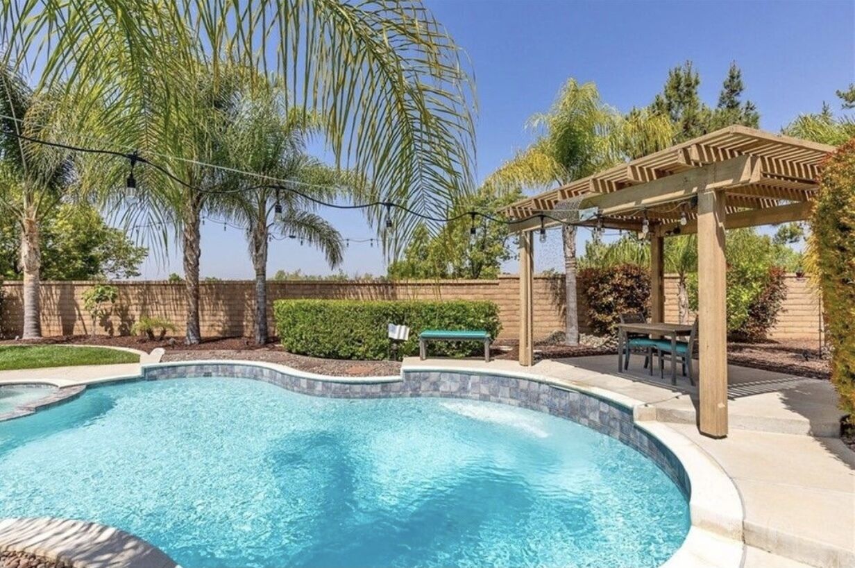 Entertainers paradise with salt water pool - close to Temecula wineries