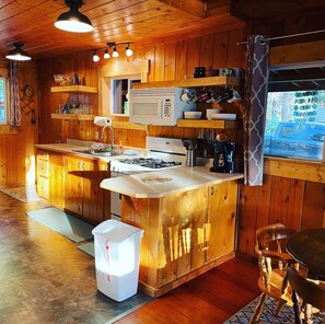 Fridge, microwave, oven, stovetop - Croll Cabins-Peterson's Porch- #6 at Vallecito Lake. Amazing views, pet friendly (Bayfield)