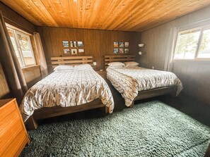 2 bedrooms, free WiFi, bed sheets - Croll Cabins-Peterson's Porch- #6 at Vallecito Lake. Amazing views, pet friendly (Bayfield)