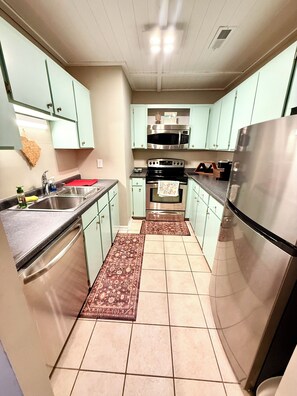Fridge, microwave, oven, stovetop - Private Renovated 2BR Charleston Townhome Close to Downtown & Beaches (Charleston)