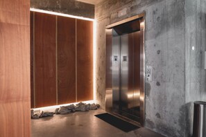Elevator - Hotel Mokozoyo (George Town)
