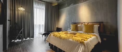 Superior Room, 1 Queen Bed | Memory foam beds, desk, laptop workspace, iron/ironing board