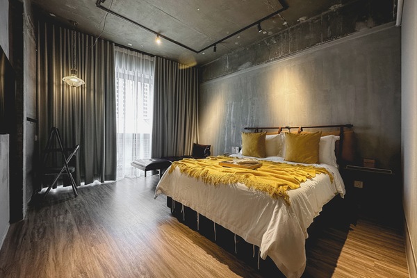 Superior Room, 1 Queen Bed | Memory-foam beds, desk, laptop workspace, iron/ironing board