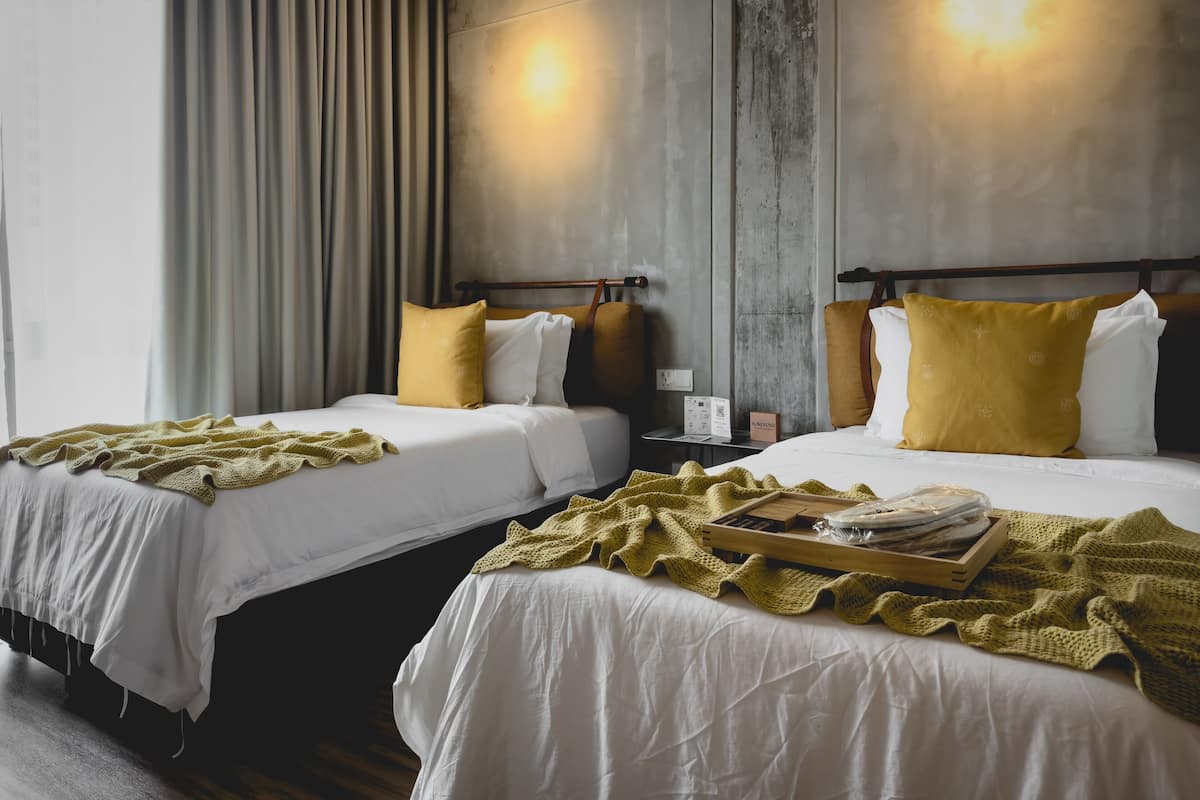 Superior-Zweibettzimmer, 2 Einzelbetten | Betten mit Memory-Foam-Matratzen, Schreibtisch