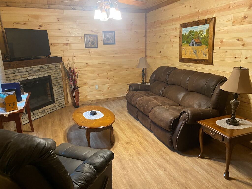 Enchanted - 1 BR Cabin Near Mentone, AL and Desoto State Park