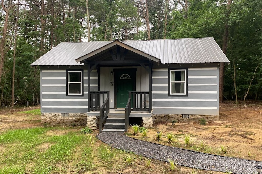 Enchanted - 1 BR Cabin Near Mentone, AL and Desoto State Park