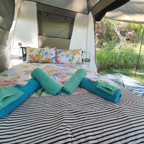 Meyenburg Luxury Tent with shared bathroom/kitchen/lounge